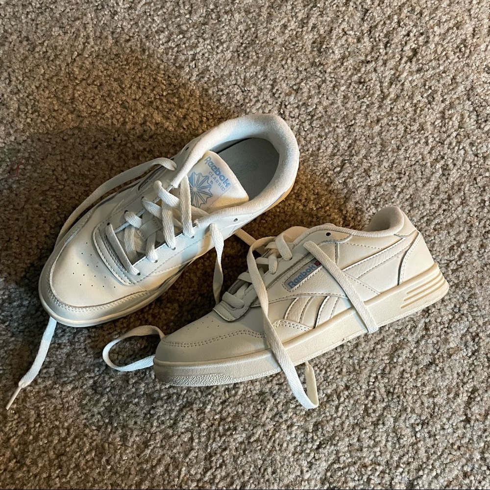 Reebok white shoes/sneakers (lifestyle club C 85 )
